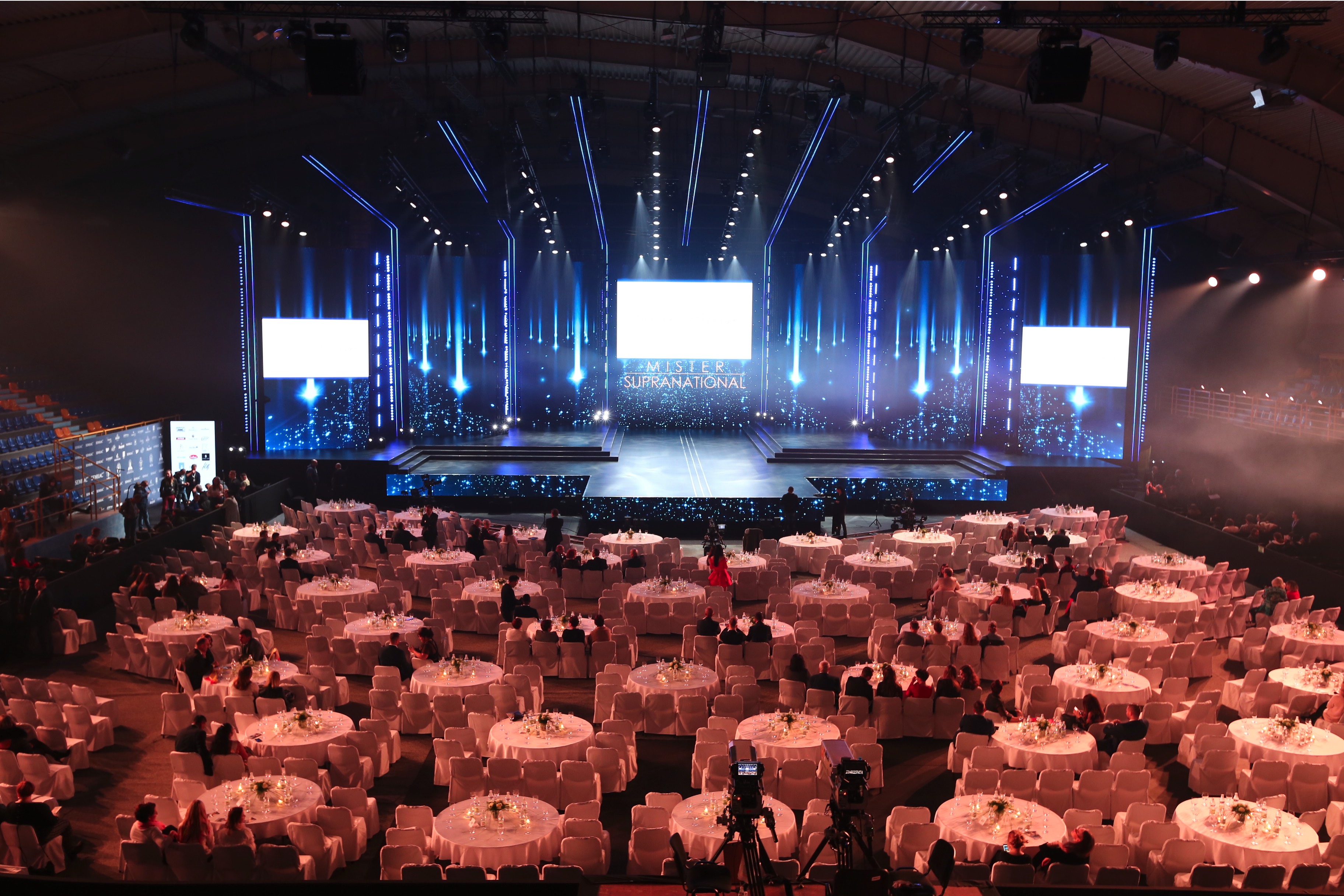 Flexy AV- Awards ceremonies, speeches, event speakers, acts for events.